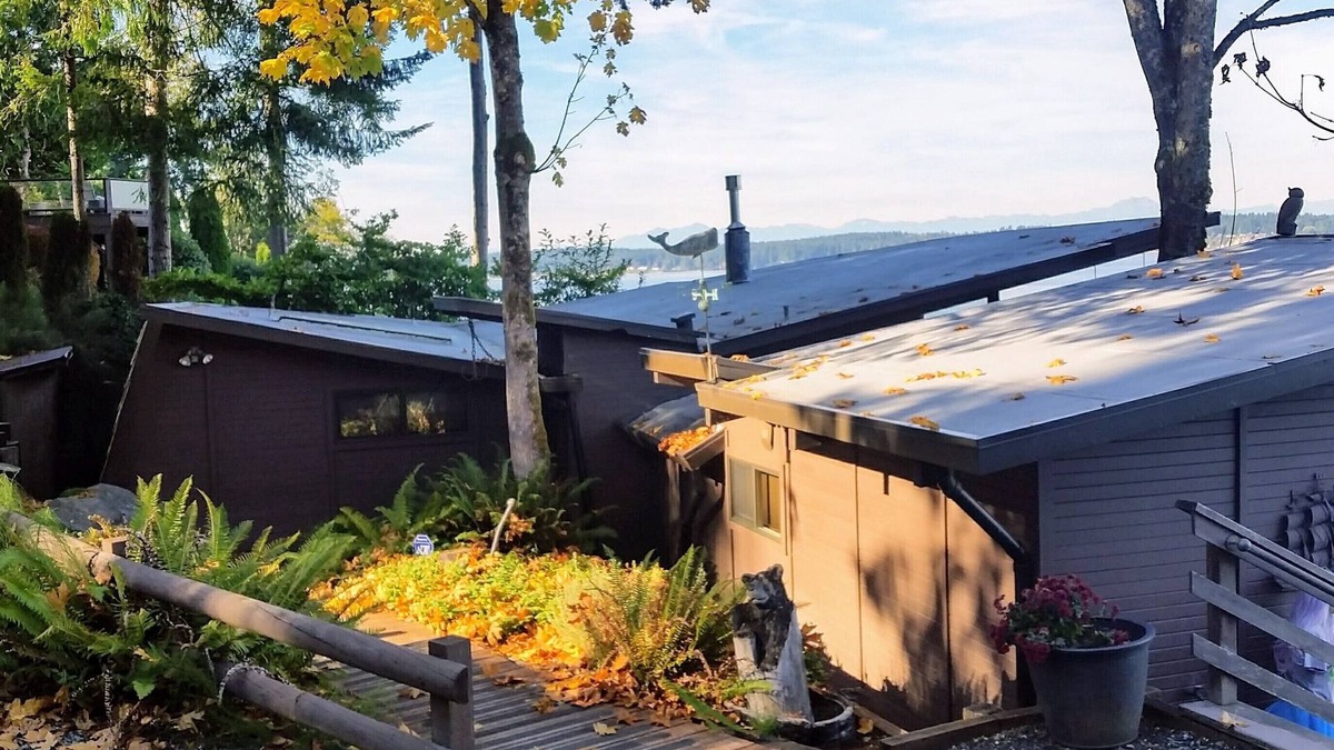 Gig Harbor Cottage | Beautiful Private Raft Island Waterfront Cottagen