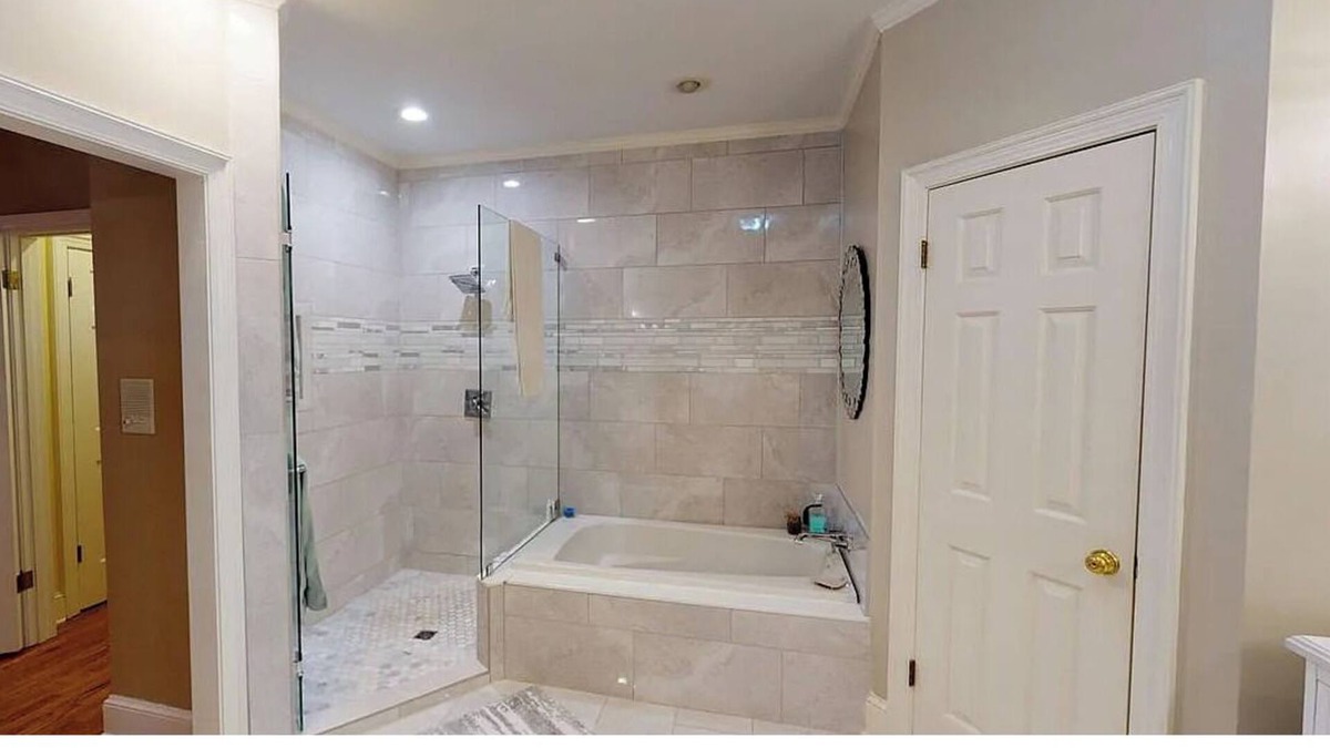 Olive Branch House | Beautiful Private Home on 2+ Acres