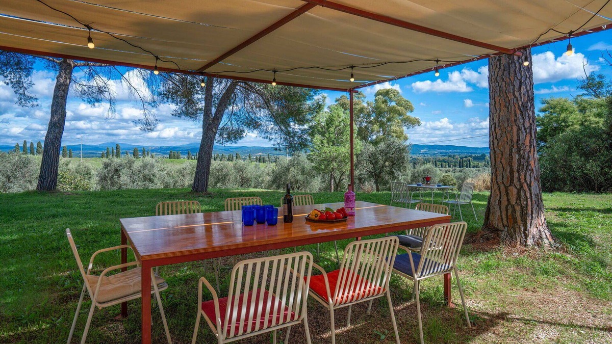 Follonica House | Beautiful private villa for 11 guests with WIFI, A/C, TV and patio