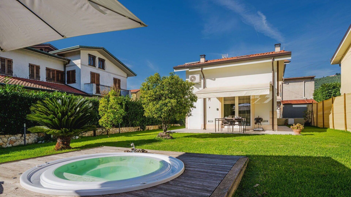 Stiava House | Beautiful private villa for 4 people with hot tub, A/C, WIFI