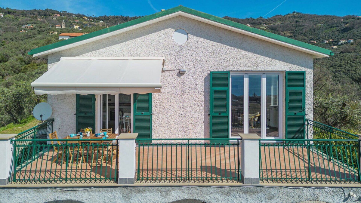 Moneglia House | Beautiful private villa for 6 guests with A/C, WIFI, TV, patio and pets allowed
