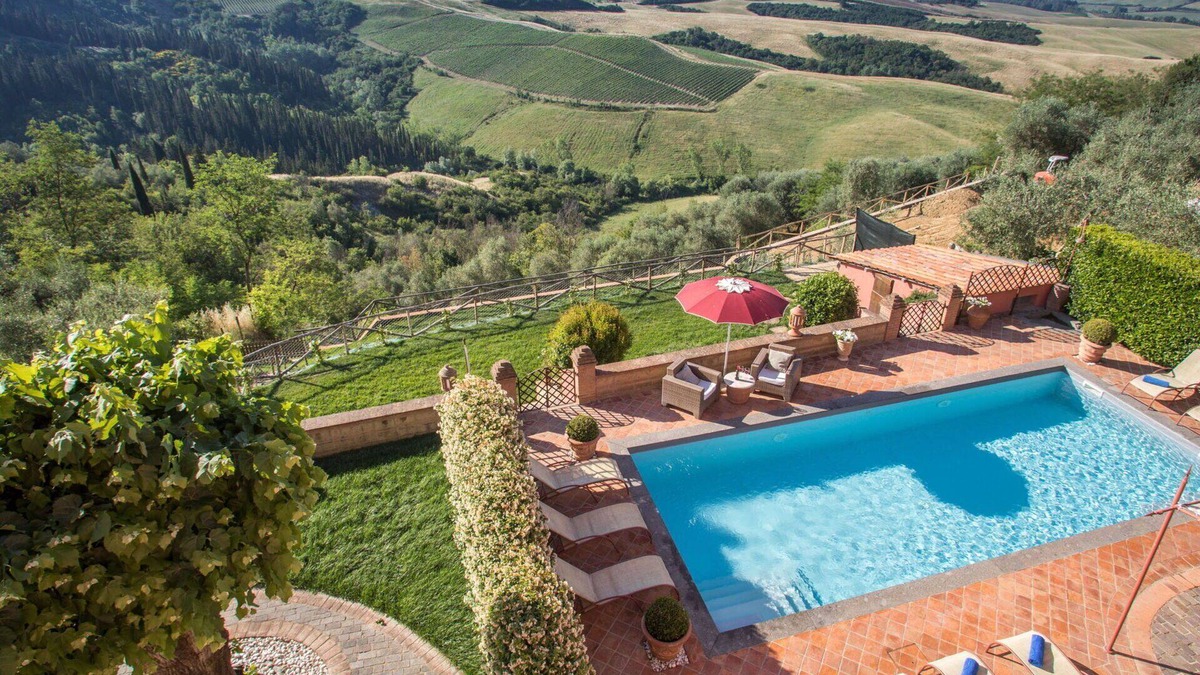 Fabbrica Villa | Beautiful private villa with private pool, WIFI, A/C, TV, terrace, pets allowed and panoramic view