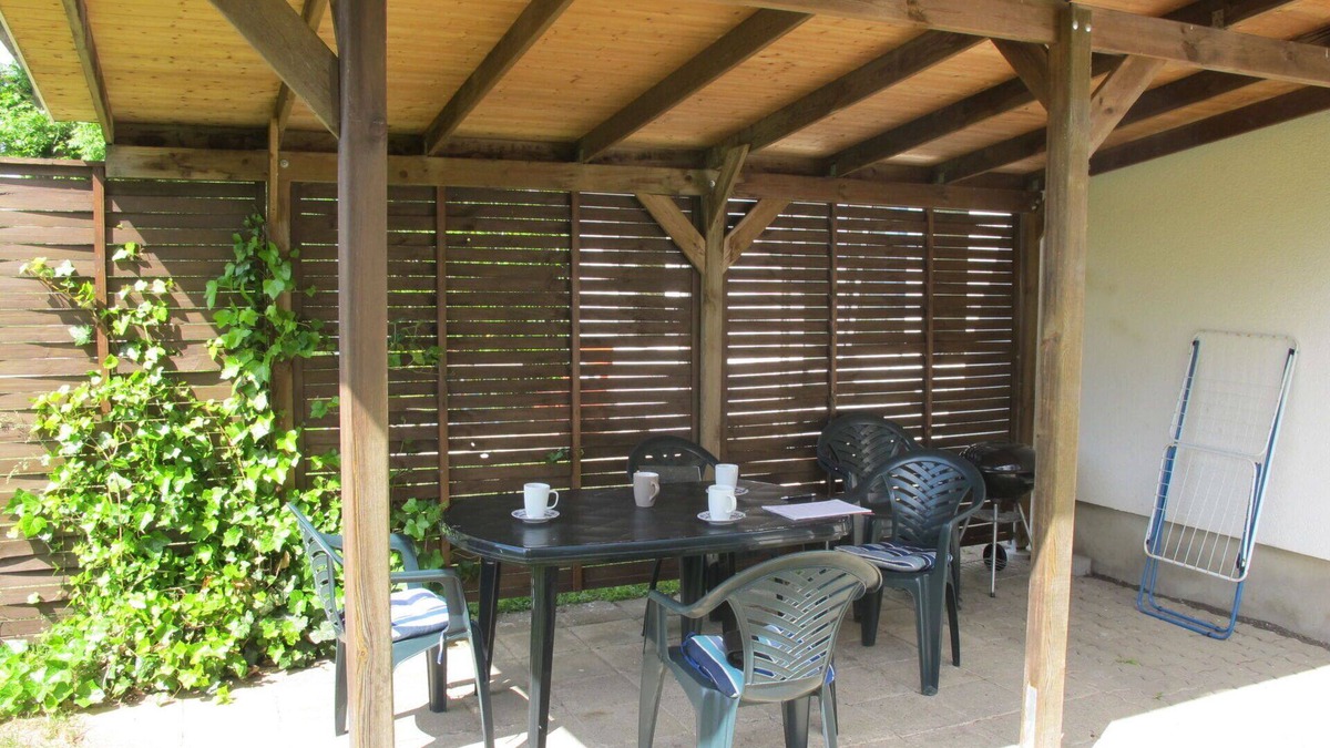 Neu Poserin House | Beautiful private villa for 6 guests with TV, terrace and pets allowed