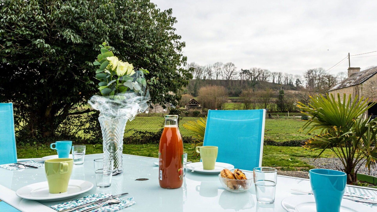 Commes House | Beautiful private villa for 2 people with WIFI, TV, terrace and pets allowed