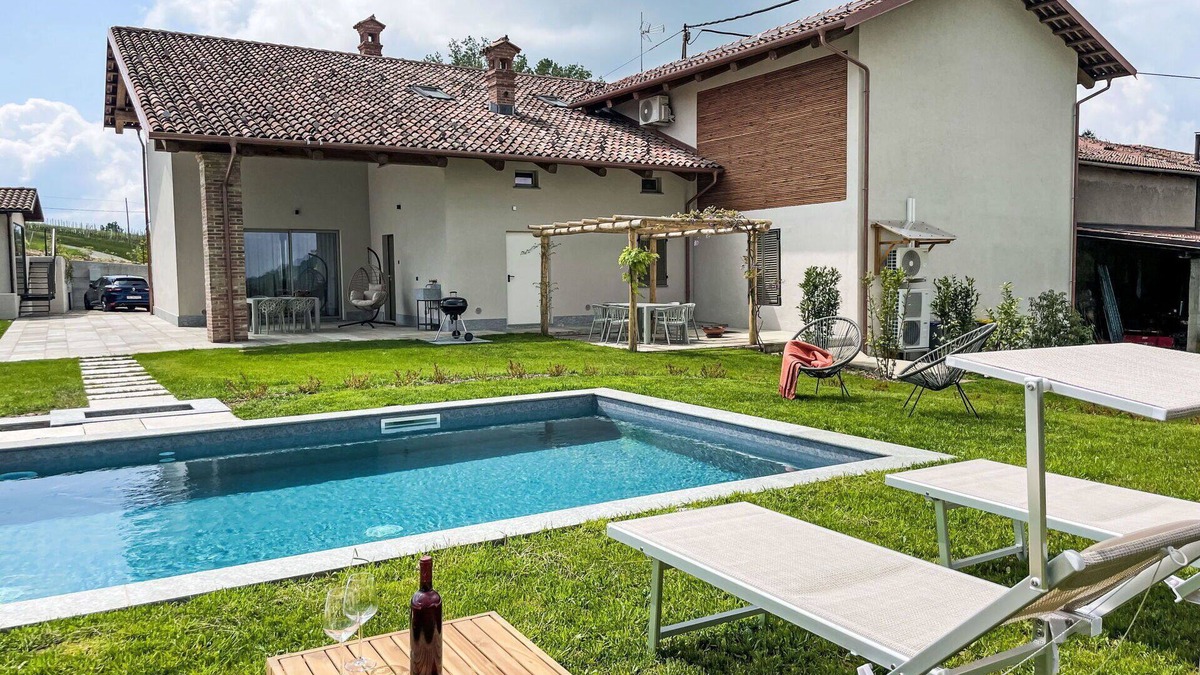 Novello House | Beautiful private villa for 10 guests with private pool, WIFI, A/C, terrace and panoramic view