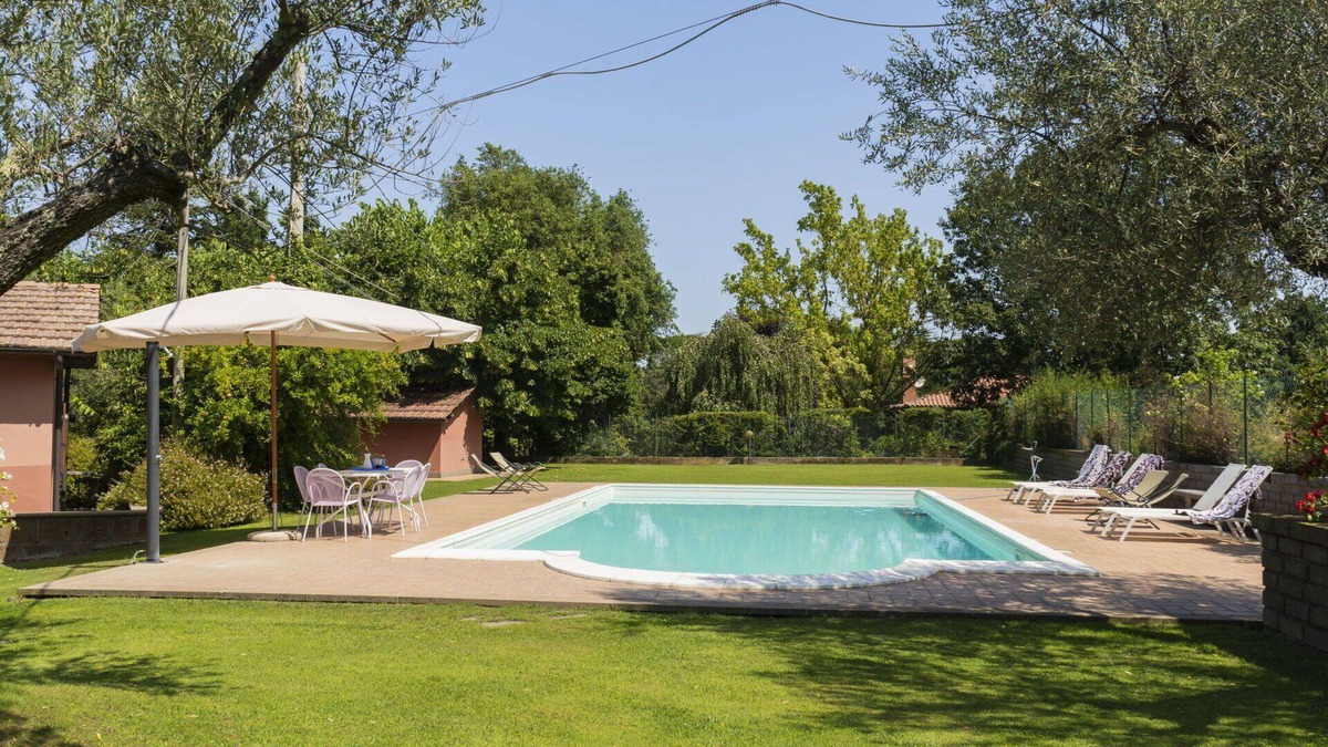Vetralla Villa | Beautiful private villa for 8 people with A/C, private pool, WIFI, TV and patio