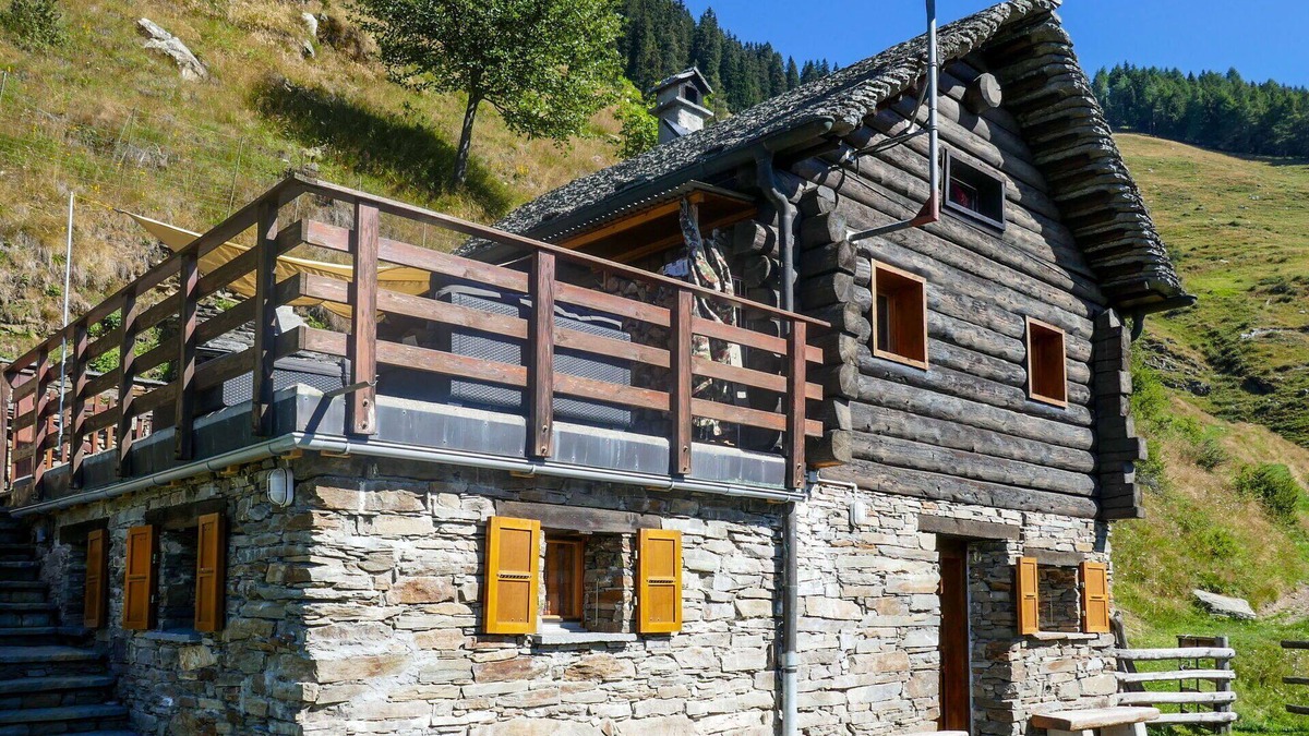 Malvaglia House | Beautiful private villa for 4 people with WIFI, patio and pets allowed