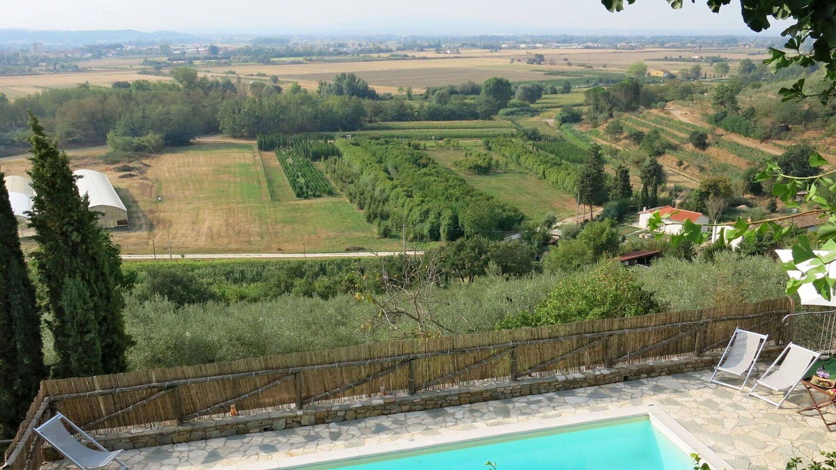 Cascine-La Croce Villa | Beautiful private villa for 9 guests with A/C, private pool, WIFI, TV, terrace and pets allowed