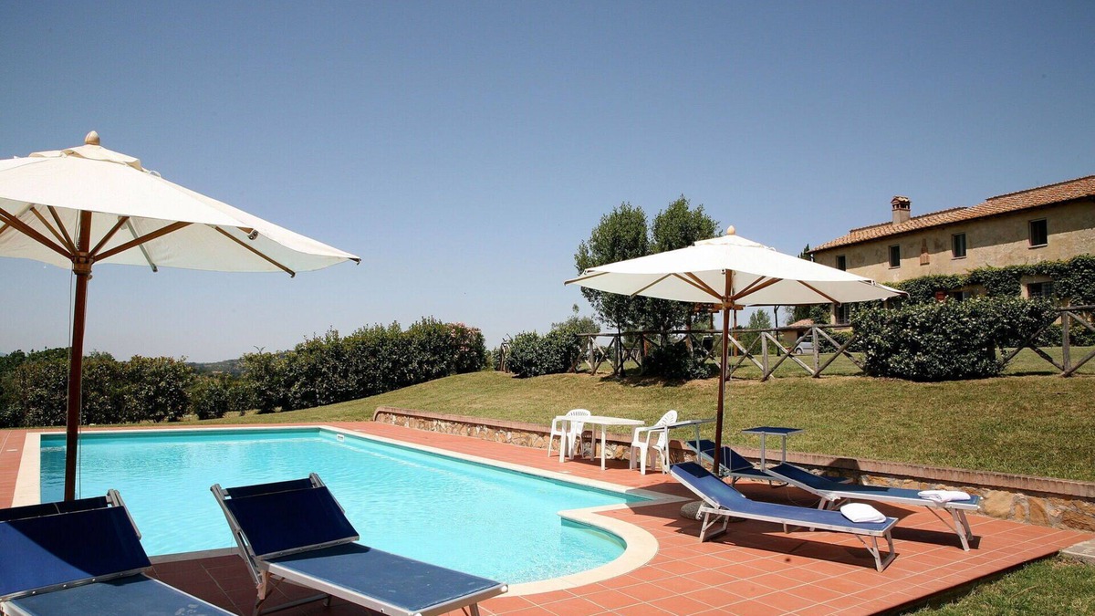 Montoro Villa | Beautiful private villa with private pool, WIFI, TV, patio, pets allowed and panoramic view