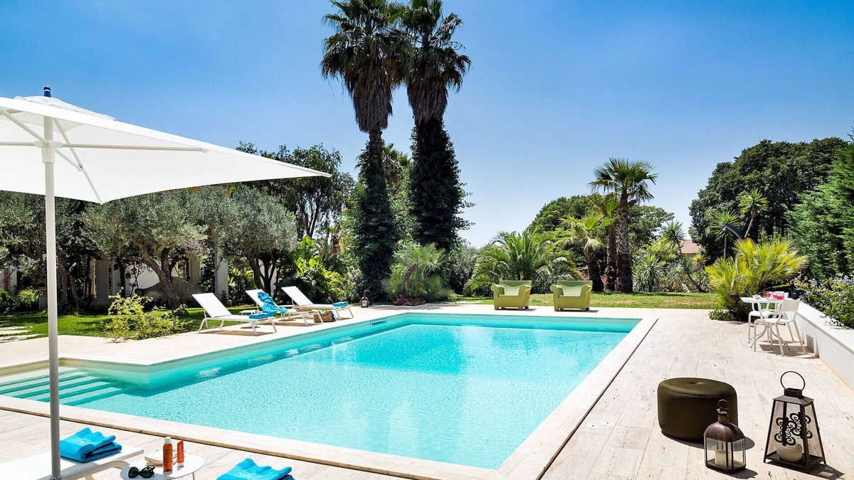 Salemi Villa | Beautiful private villa for 10 people with WIFI, A/C, private pool, TV and patio