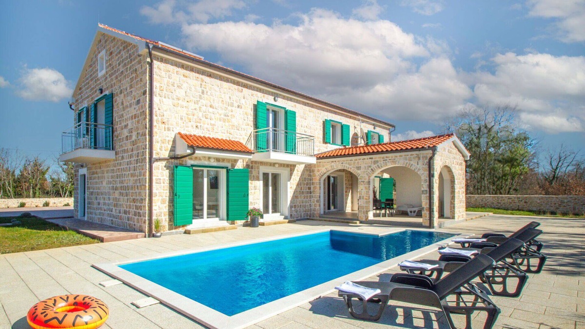 Drinovci House | Beautiful private villa with private pool, A/C, WIFI, TV, terrace, pets allowed and panoramic view