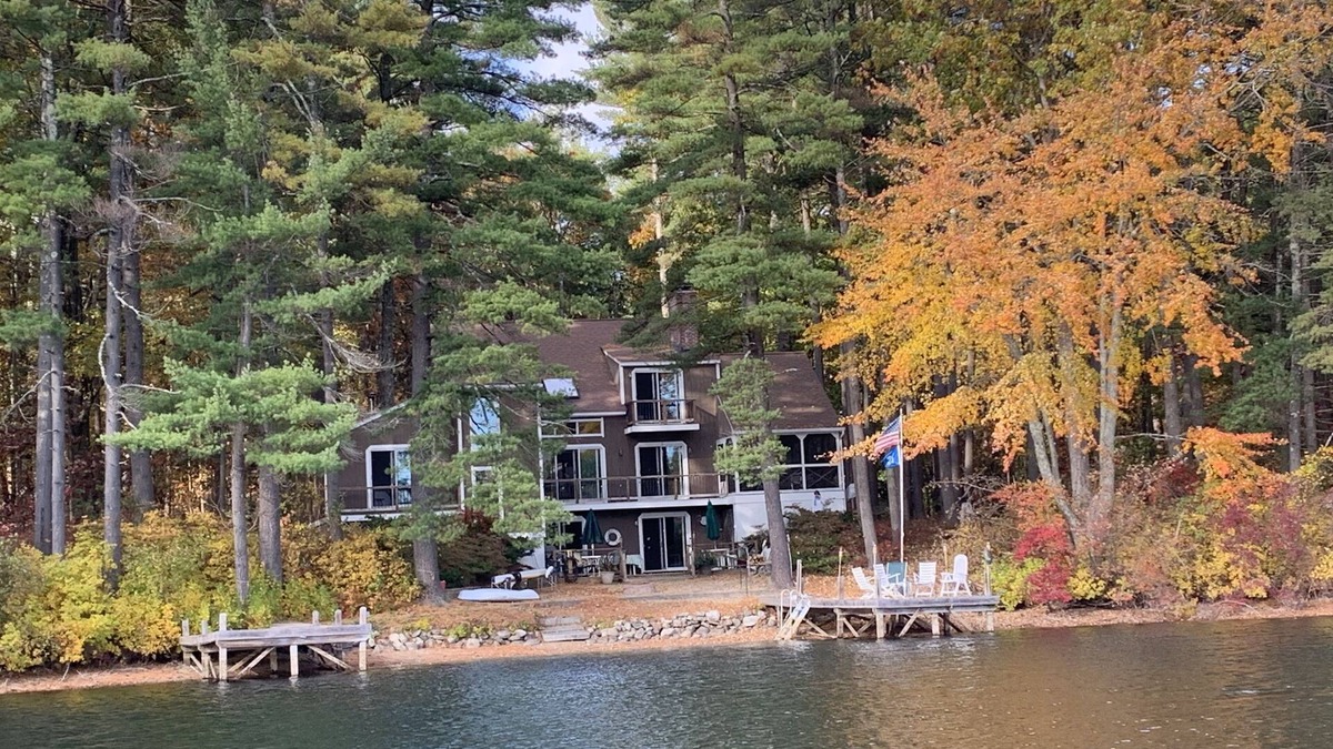Lancaster House | Beautiful Private Waterfront Home
