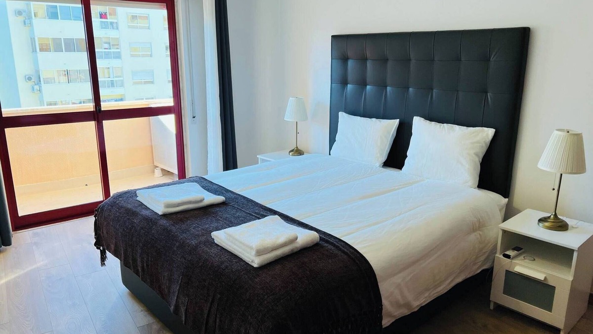 Povoa de Santa Iria Apartment | Beautiful Apartment - Family and Group of Friends