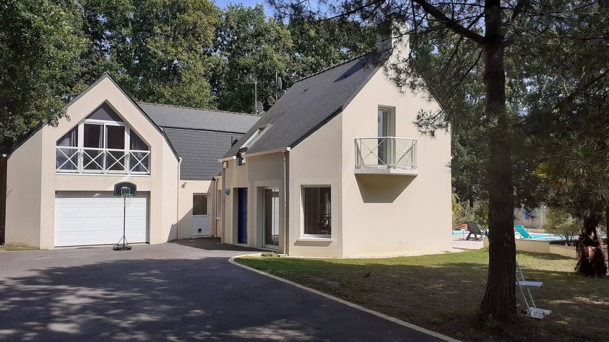 Saint-Nazaire House | Beautiful, quiet family home with private heated pool (7 adults max)