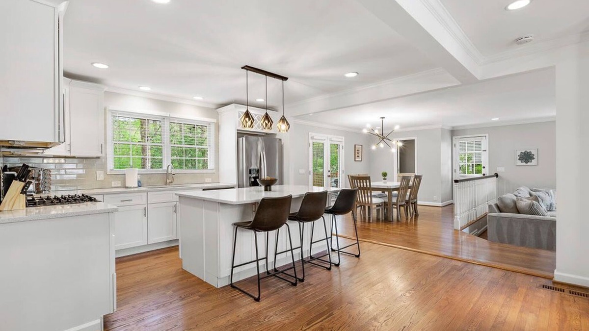 Sandy Springs House | Beautiful & Quiet Newly Renovated 4 Bedroom Retreat