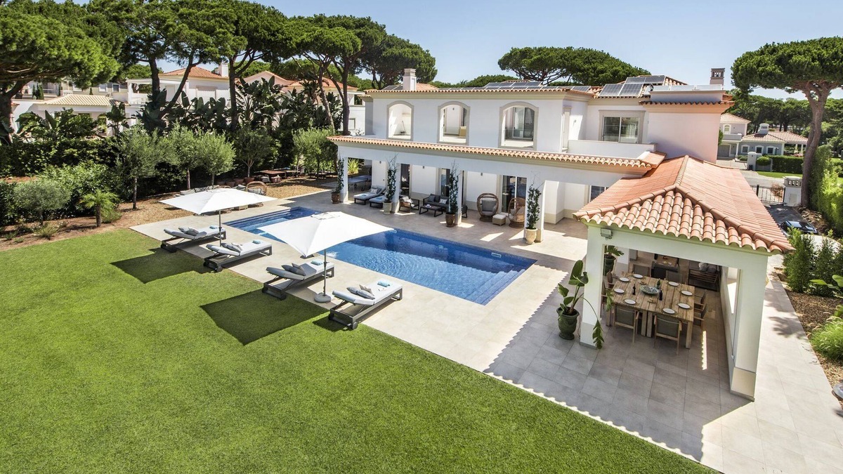 Quinta do Lago Villa | Beautiful Quinta do Lago Villa | 5 Bedrooms | Villa Lauron | Private Pool &.
