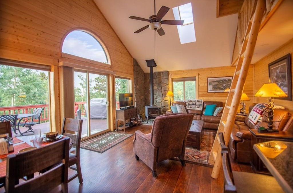 Warm Springs House | Beautiful Relaxing Home in Warm Springs Ranch - Misty Mountain Hideaway