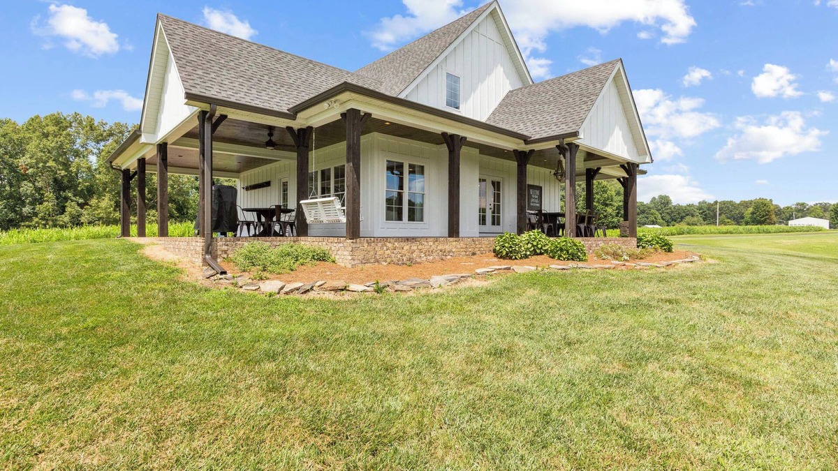 Mammoth Cave House | Beautiful Relaxing House w a private lake joining the Mammoth Cave National Park
