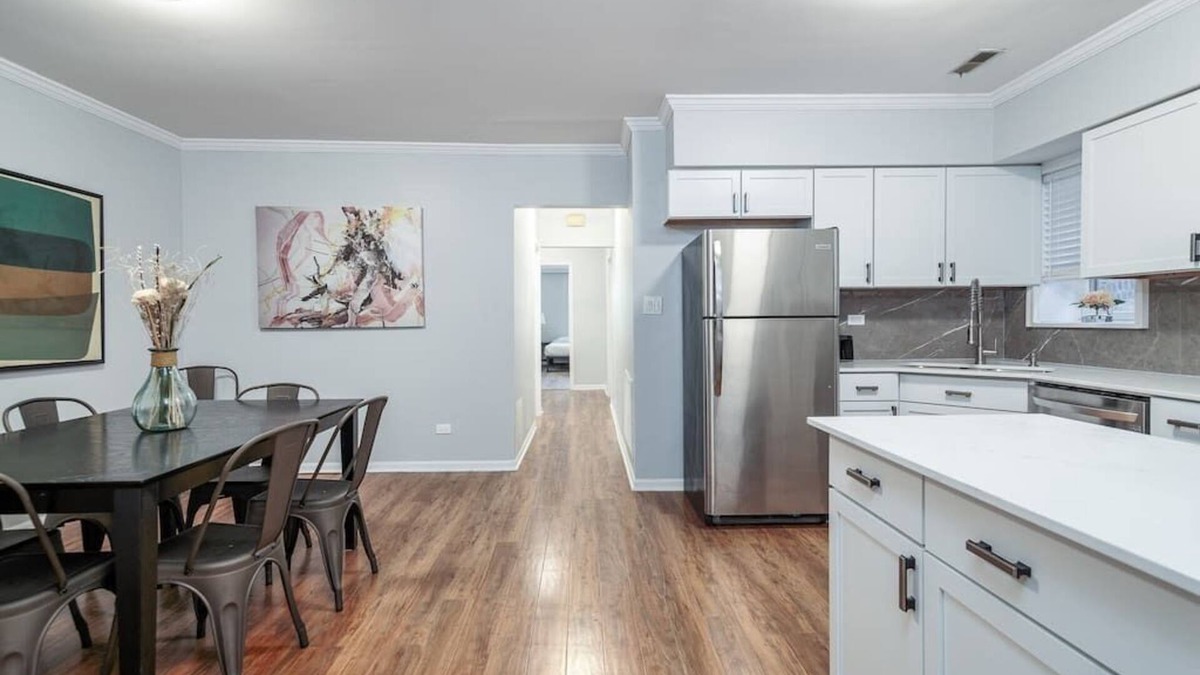 Old Town Hotel | Beautiful, Remodeled Penthouse Unit in Old Town!