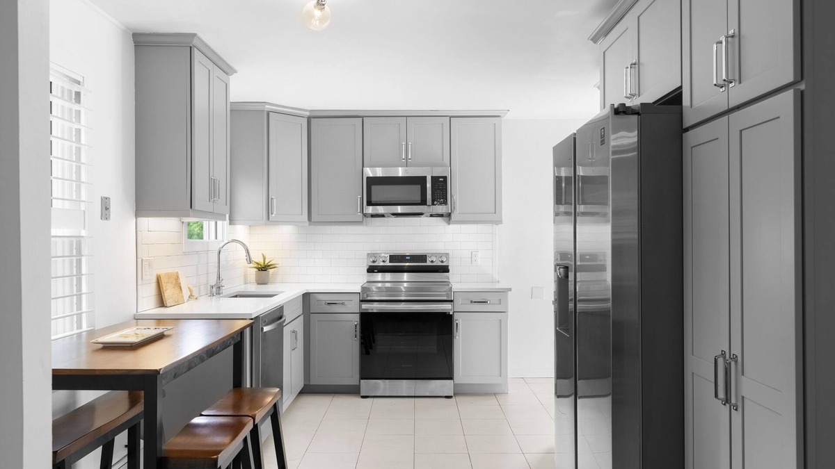 East Quogue House | Beautiful remodeled 2 bedroom home — 5 min from the beach! 20 percent for week