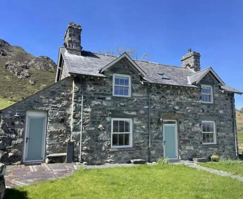 Dolgellau House | Beautiful Remote Cottage near Dolgellau