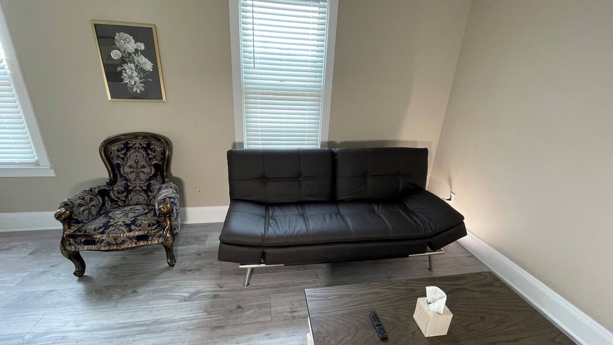 Cleveland Apartment | Beautiful Renovated Apartment in Cleveland