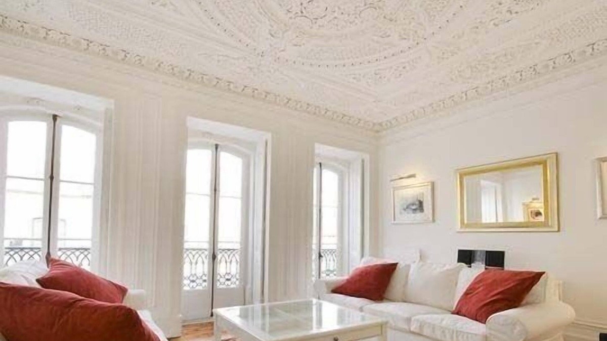 Santos Apartment | Beautiful Renovated Apartment Built Early 1800's In The Embassy Area Of Lisbon