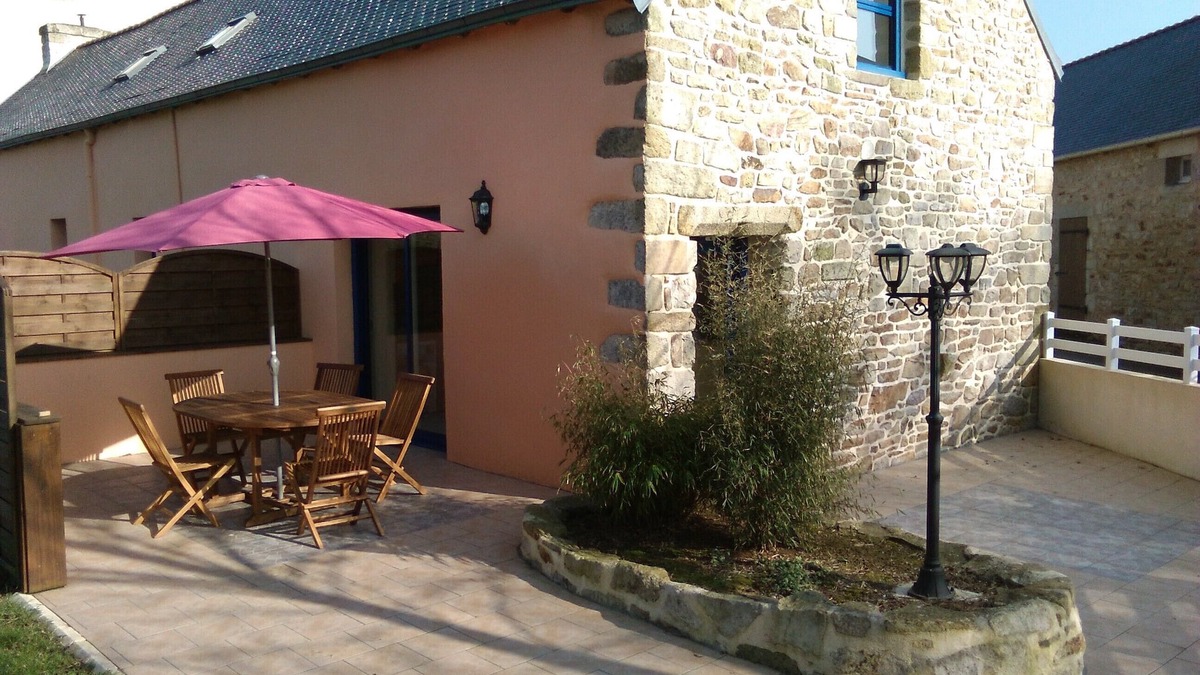 Plogonnec House | Beautiful renovated longère in the countryside and 10 km from the sea