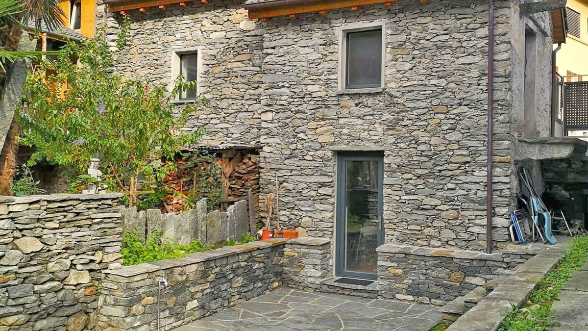 Avegno House | Beautiful, renovated rustico in typical style at the entrance to the Maggia Valley