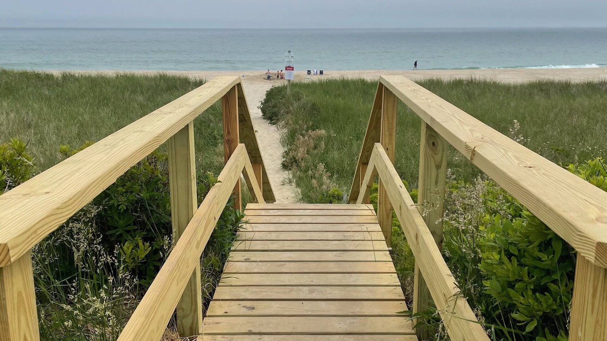 Surfside House | Beautiful renovated Surfside home - bright and welcoming, 200 steps to beach!