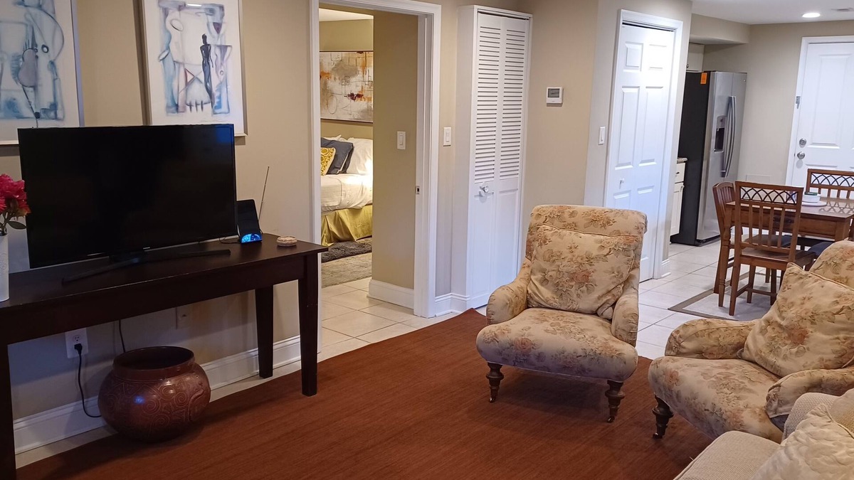Takoma Apartment | Beautiful Renovated 2 Bedroom Apt Takoma Pk