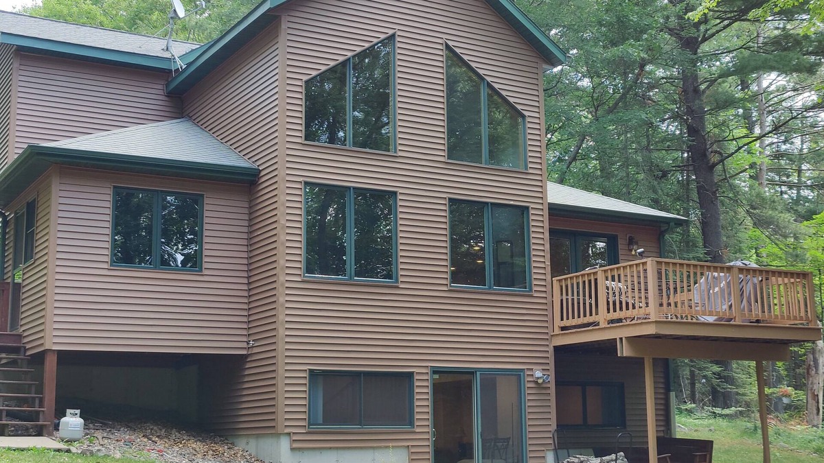New Auburn Cabin | Beautiful retreat on Lower Long Lake, privacy and waterfront!