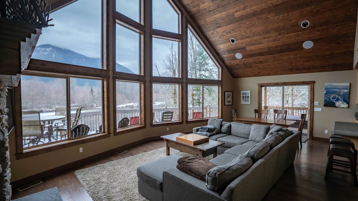 Packwood House | Beautiful riverfront cabin on 5 acres. Breathtaking views. Sleeps 12.