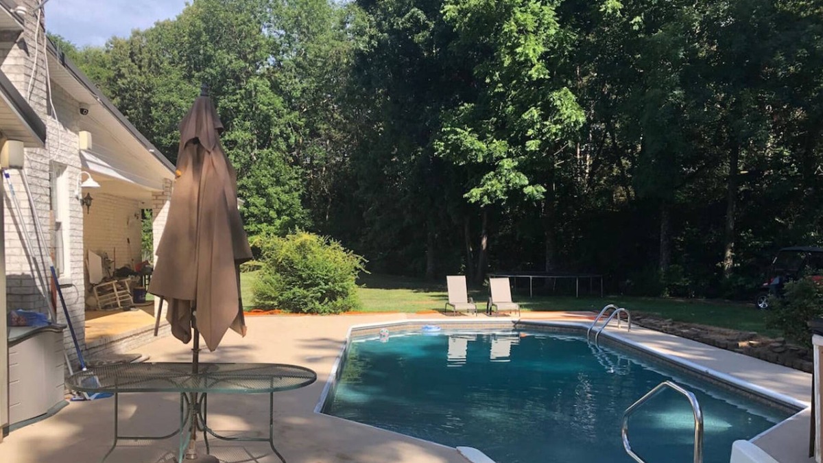 Etowah Apartment | Beautiful Room Just Waiting for You Pool IS Closed