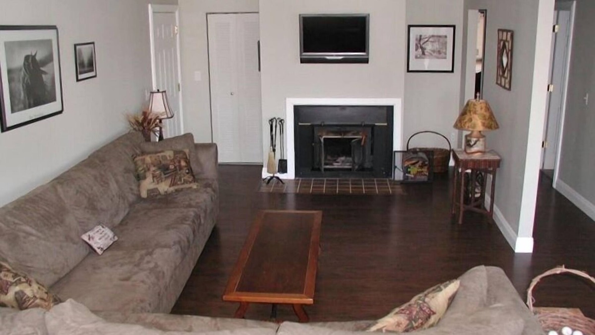 Bronston Condo | Beautiful Rustic 3BR Condo - Woodson Bend - Sleeps 14