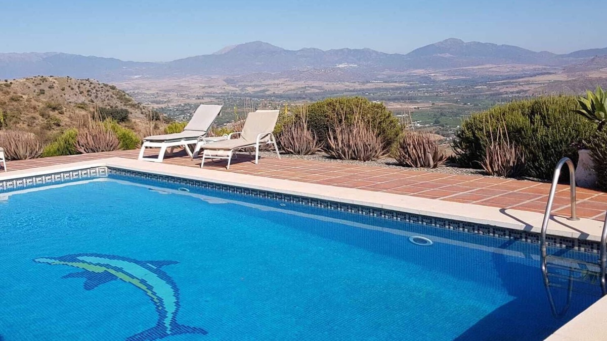 Cartama Villa | Beautiful Rustic Villa with Private Pool overlooking Spectacular Mountain Views