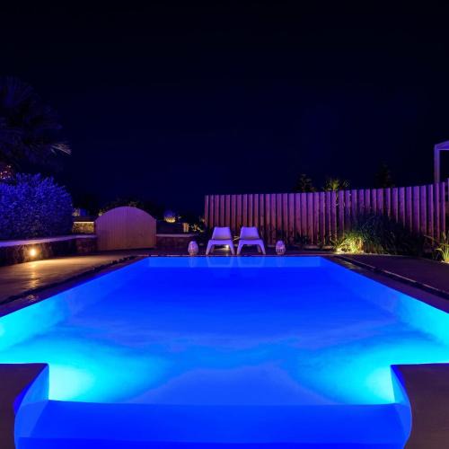 Exo Gialos Villa | Beautiful Santorini Villa 3 Bedrooms Villa Phos Private Pool & Lovely Sea View Exo Gialos