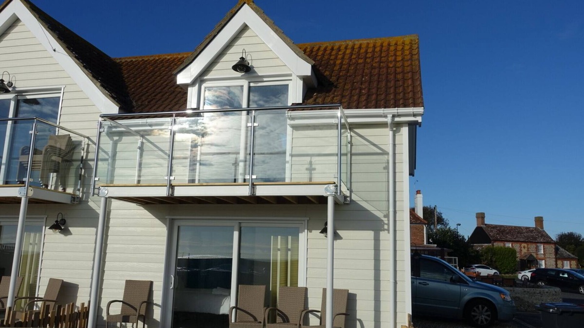 Selsey House | Beautiful Seafront Beach House