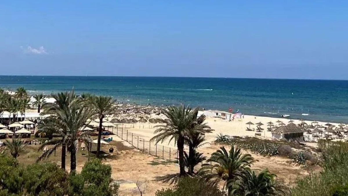Eastern Khezama Apartment | Beautiful Seafront Vacation Apartment