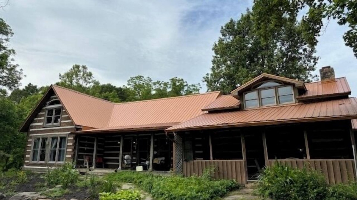 Bladensburg Cabin | Beautiful, Secluded Luxury Cabin with relaxing hot tub.