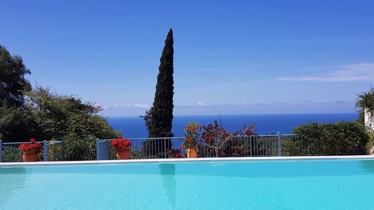 Pelekas Villa | Beautiful see view villa with infinity pool