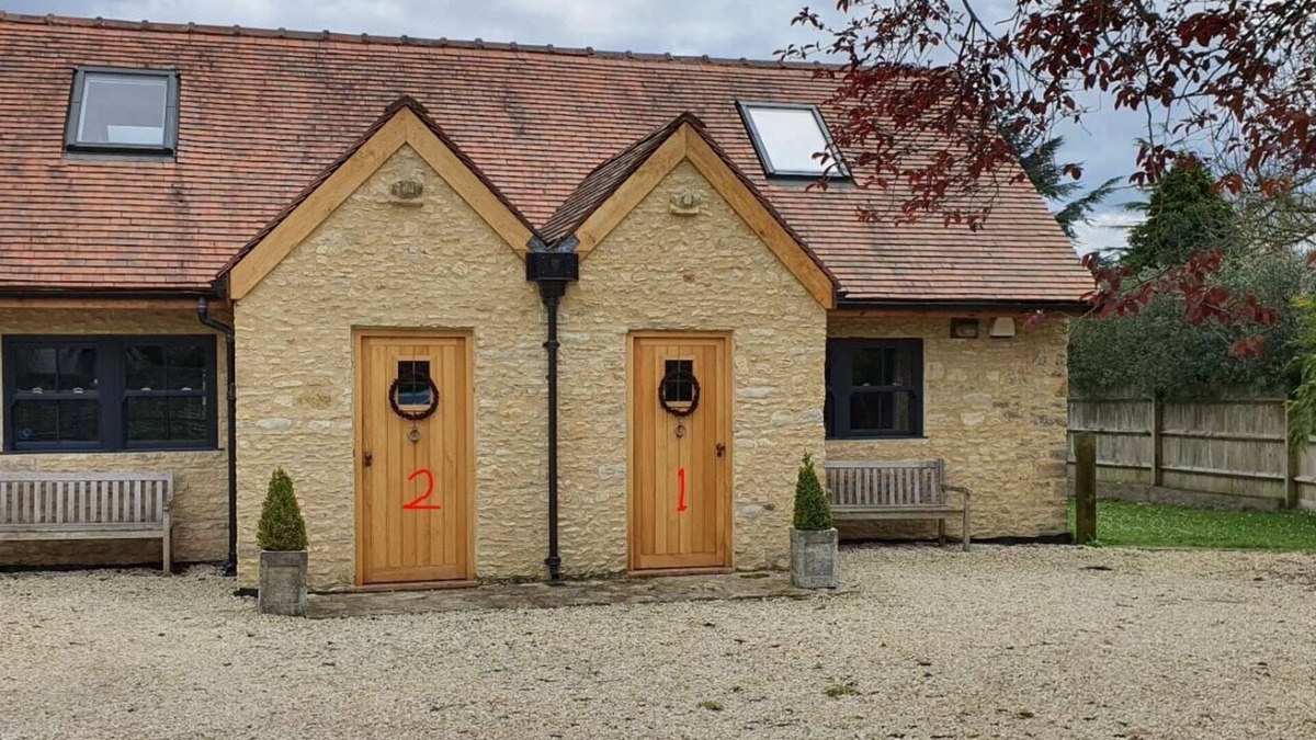 Cassington House | Beautiful self contained character Cotswold style cottage 15