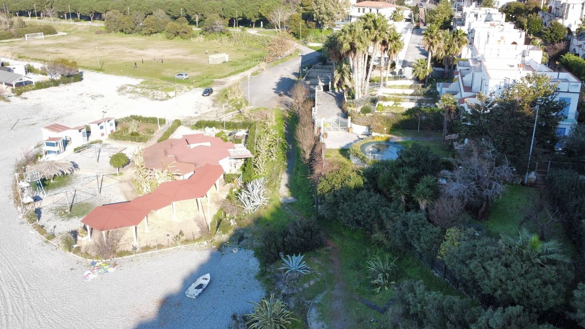 Cirella Villa | Beautiful self-contained villa Cirella sea front with garden