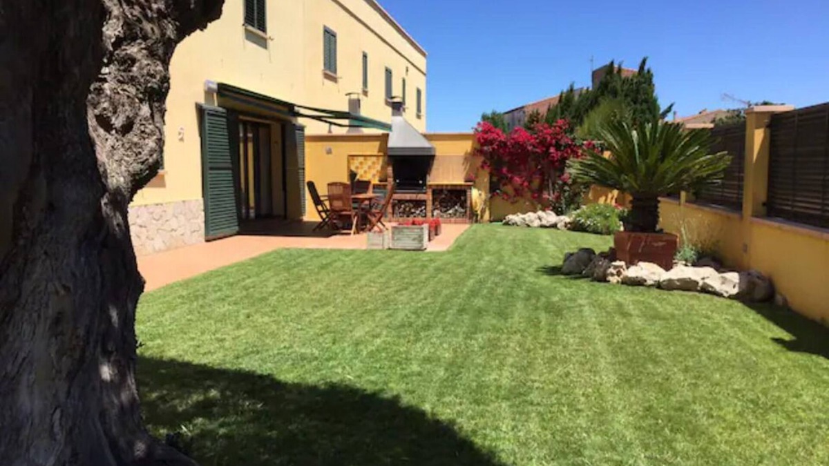 L'Armentera House | Beautiful single-family house with swimming pool.