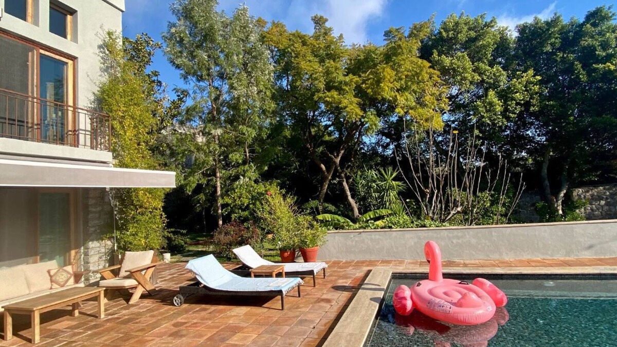 Gundogan Villa | Beautiful six bedroom villa with private pool and only 5min walk to the beach.