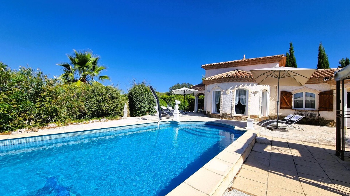 Oupia Villa | Beautiful southern villa with private pool