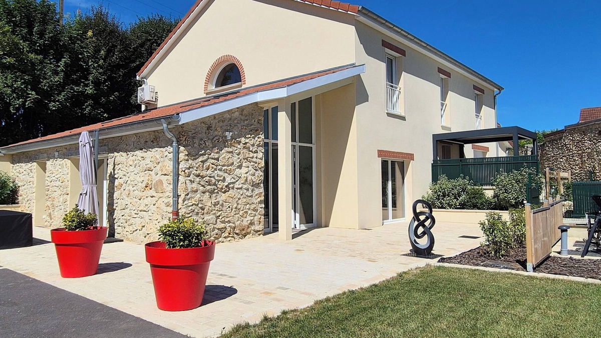Fontaine-sur-Ay House | Beautiful spacious and bright house in the heart of the Champagne