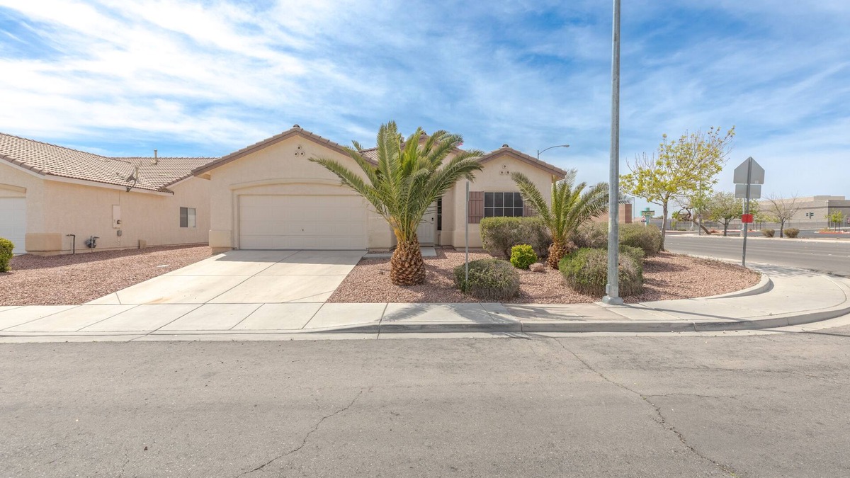 North Las Vegas House | Beautiful Spacious Single Story Vegas Home