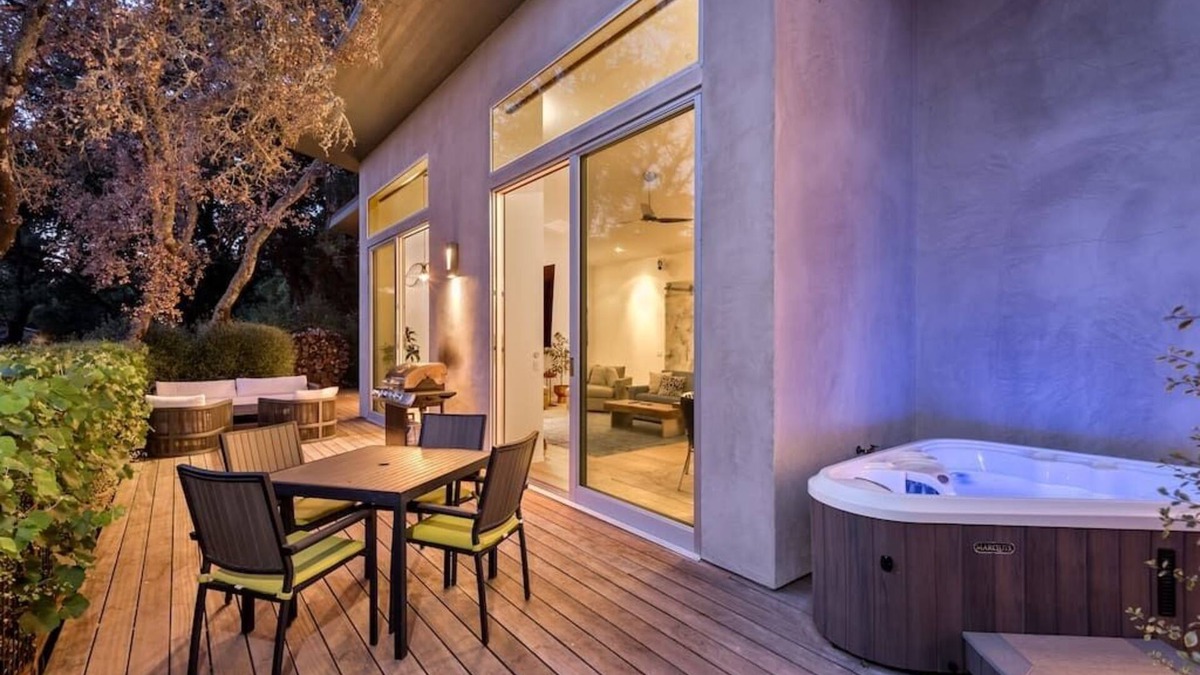 Healdsburg House | Beautiful Spacious ArtHaus!