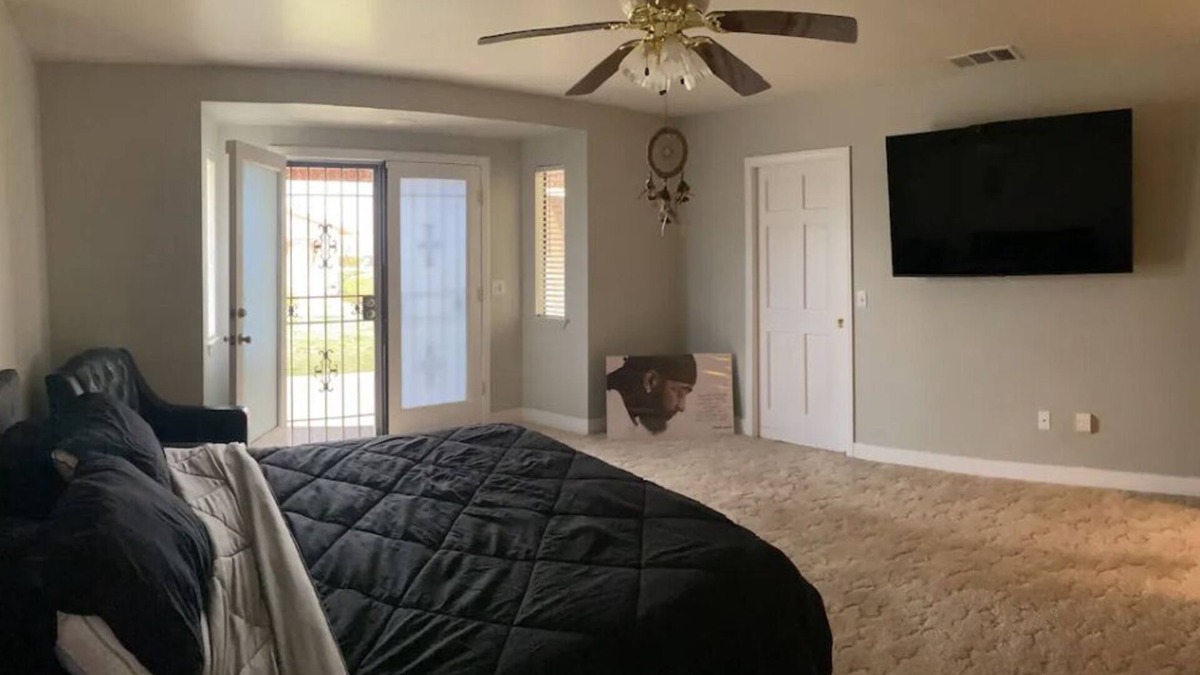 Hesperia House | Beautiful, spacious, and cozy 3bed -2bath home in the serene high desert.